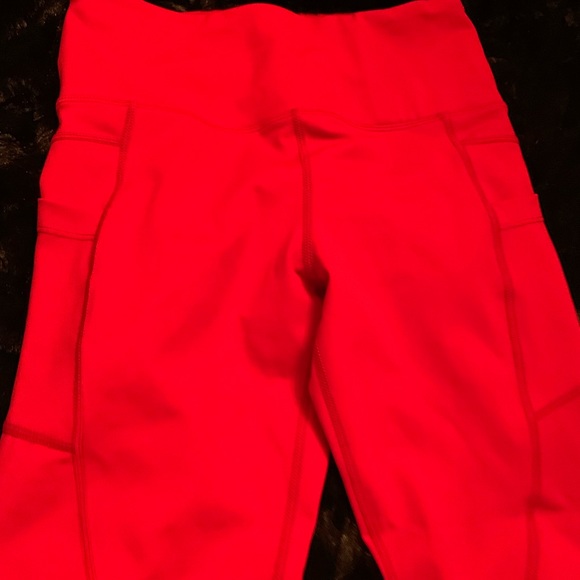 Zyia Red Capri Legging - Never Worn - Pockets - Size 4 - Picture 3 of 9
